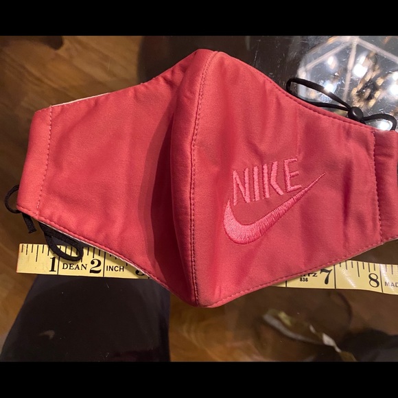 Nike Facemask - Picture 5 of 6